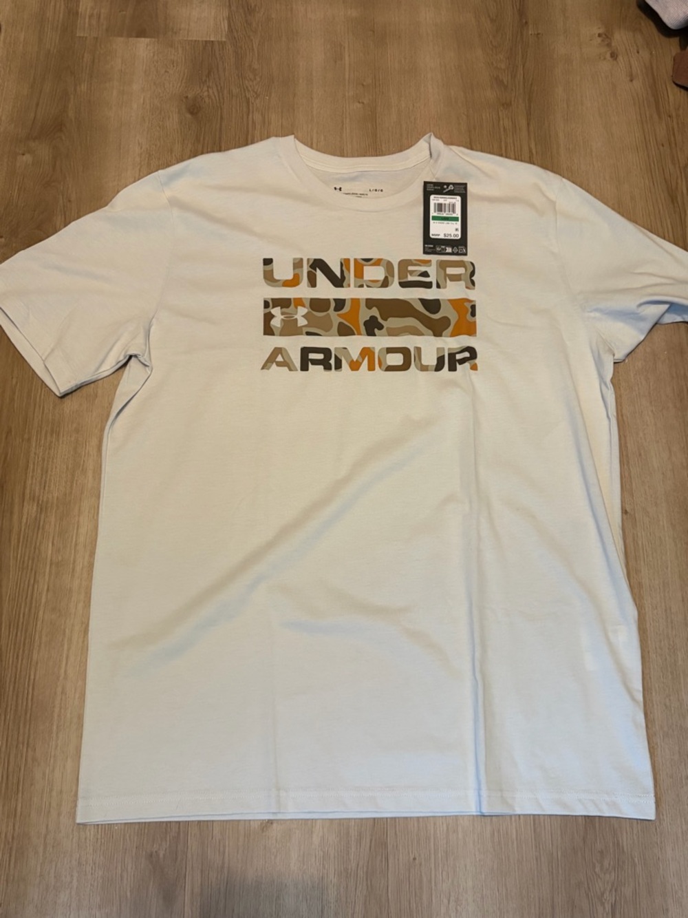 Under Armour Men’s White Tee with Camo Logo Accent